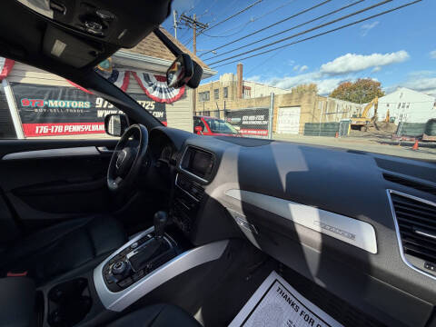 2012 Audi Q5 3.2 quattro Premium Plus