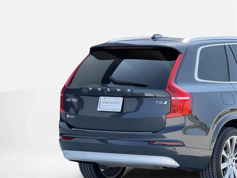 2022 Volvo XC90 T5 Momentum