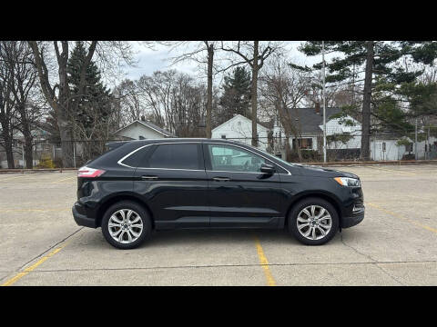 2022 Ford Edge Titanium