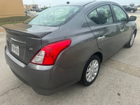 2018 Nissan Versa SV