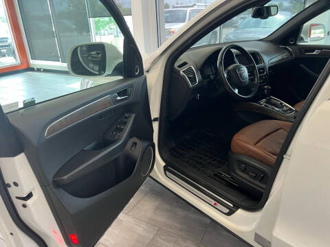 2011 Audi Q5 3.2 quattro Premium Plus