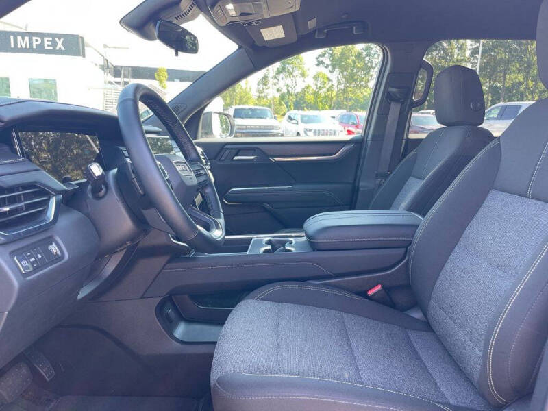 2025 GMC Acadia Elevation