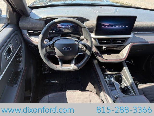 2025 Ford Explorer ST-Line
