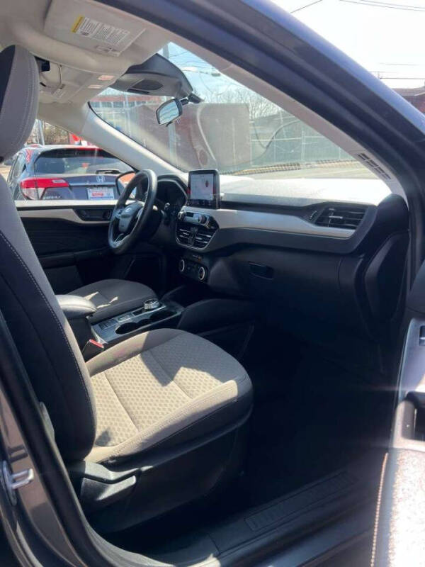 2022 Ford Escape SE