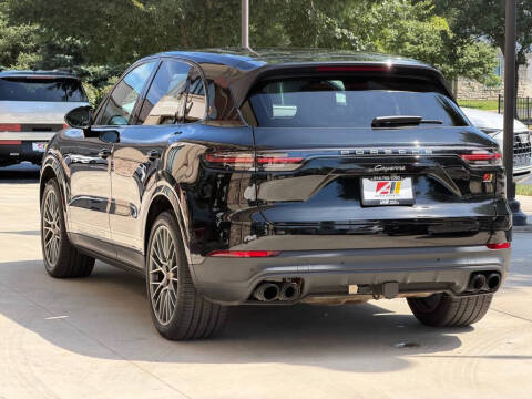 2023 Porsche Cayenne Platinum Edition