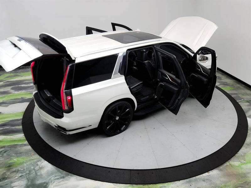 2022 Cadillac Escalade Premium Luxury