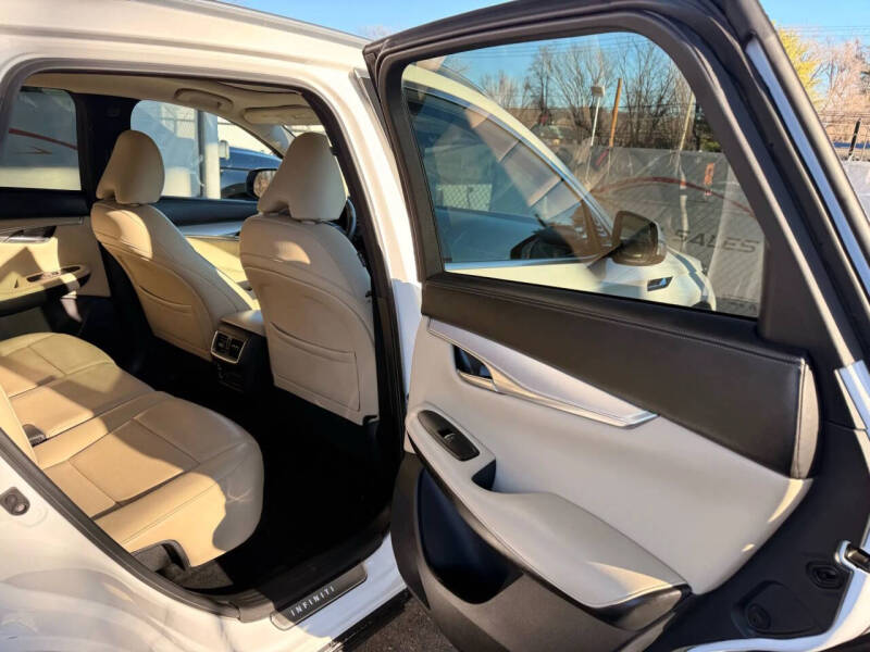 2019 Infiniti QX50 Essential