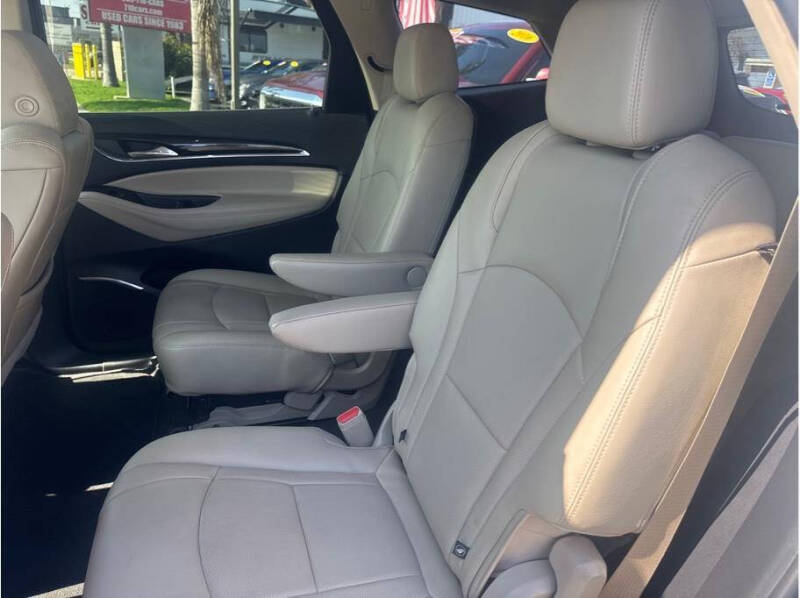 2020 Buick Enclave Essence