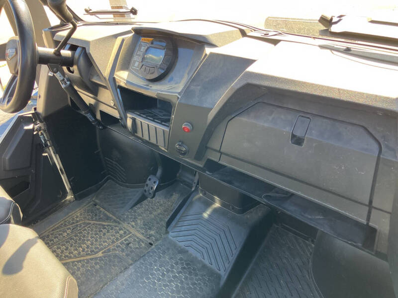 2023 Tracker 800 SX LE EPS