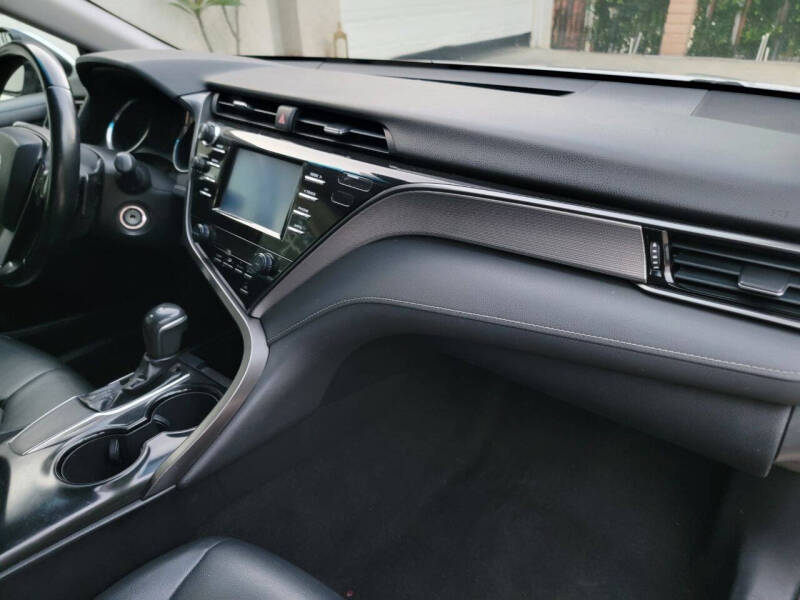 2019 Toyota Camry SE