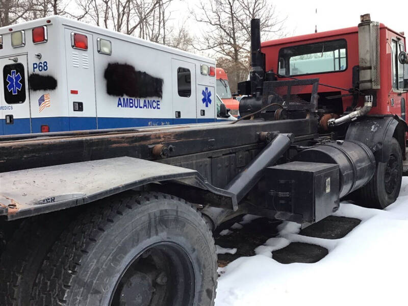 1988 Mack MR685S