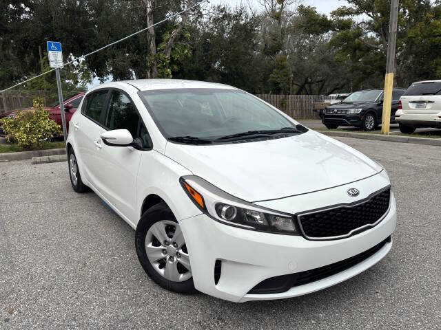 2017 Kia Forte5 LX