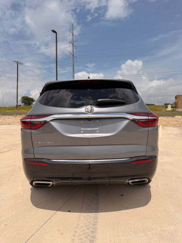 2020 Buick Enclave Essence