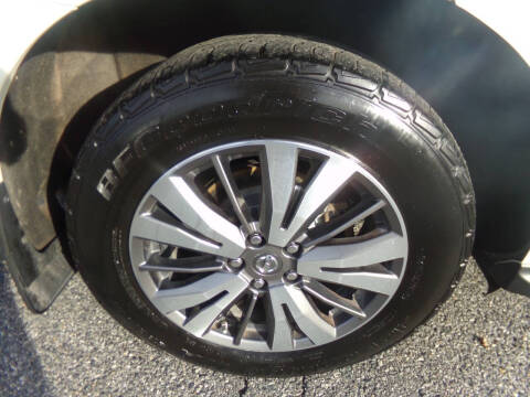 2017 Nissan Pathfinder SL