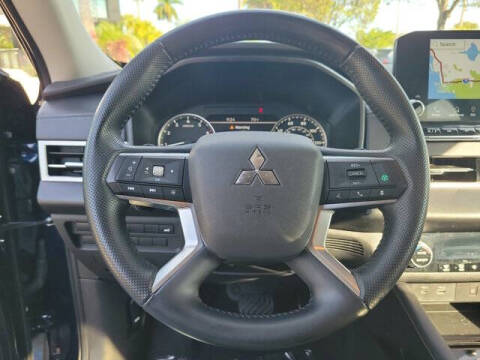 2024 Mitsubishi Outlander SE