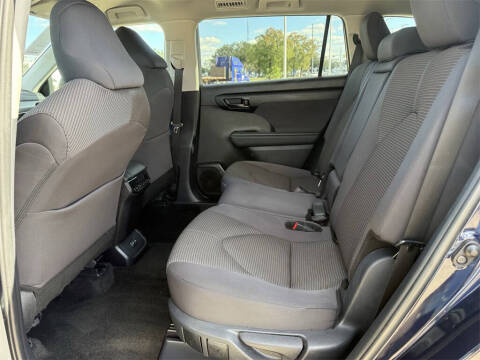 2025 Toyota Highlander LE