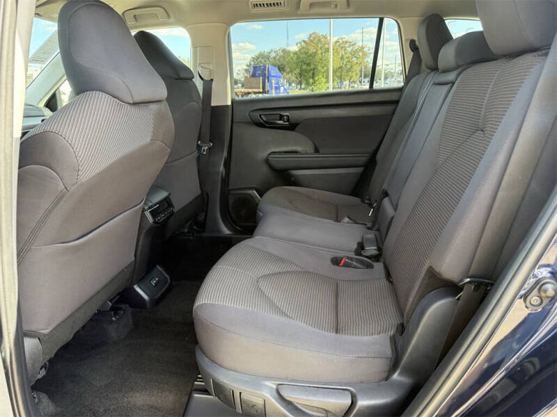 2025 Toyota Highlander LE