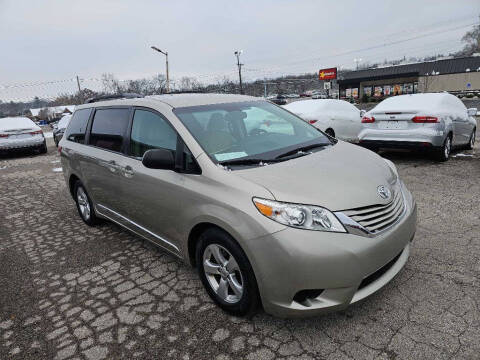 2016 Toyota Sienna LE 8-Passenger