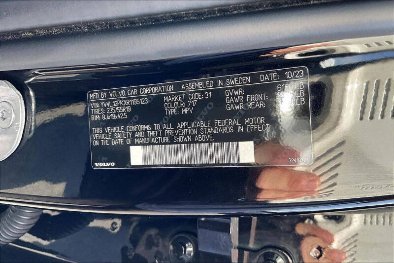 2024 Volvo XC90 B5 Core Bright Theme