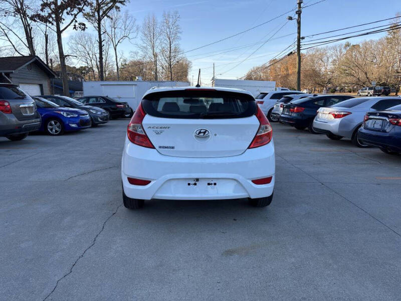 2013 Hyundai Accent SE