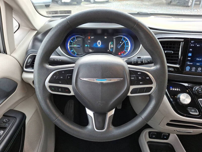 2017 Chrysler Pacifica Hybrid Touring Plus