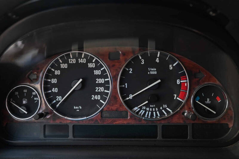 1999 BMW 7 Series 740i