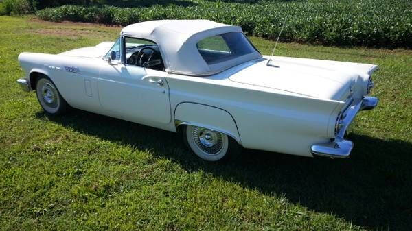1957 Ford Thunderbird