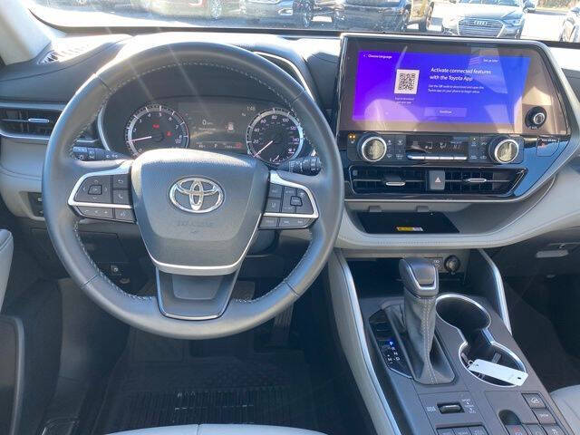2024 Toyota Highlander XLE