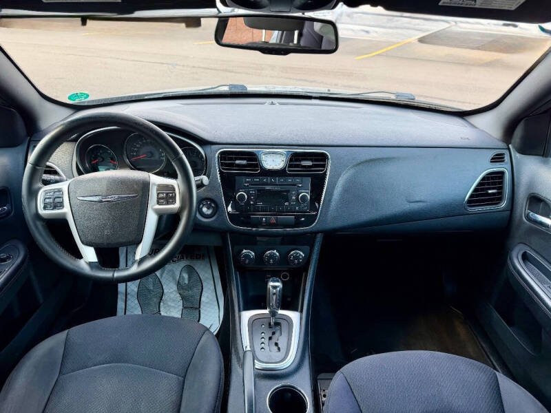 2012 Chrysler 200 Touring