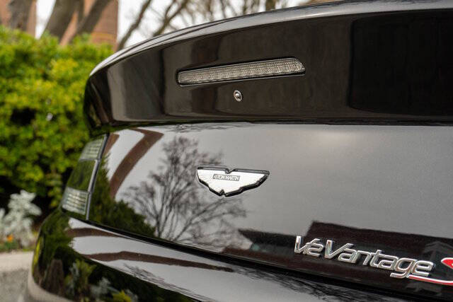 2015 Aston Martin V12 Vantage S 14
