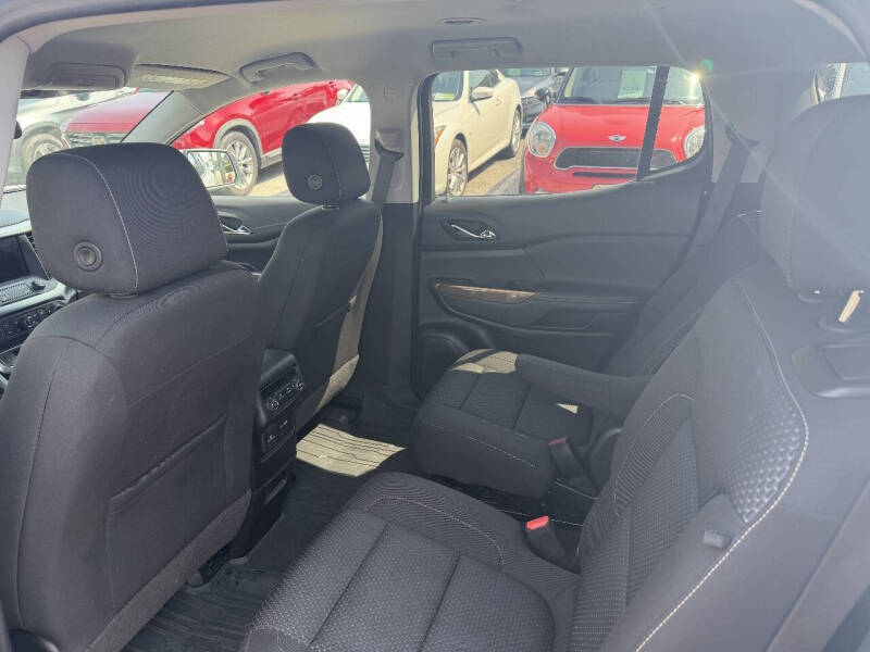 2023 GMC Acadia SLE