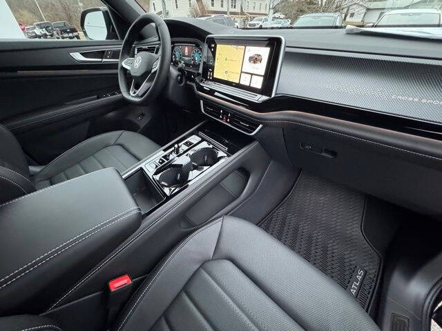2026 Volkswagen Atlas Cross Sport SEL R-Line Black 4Motion