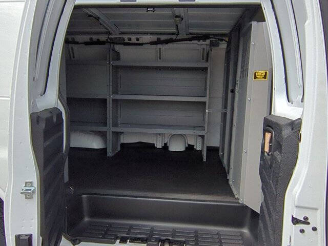 2025 Chevrolet Express 2500