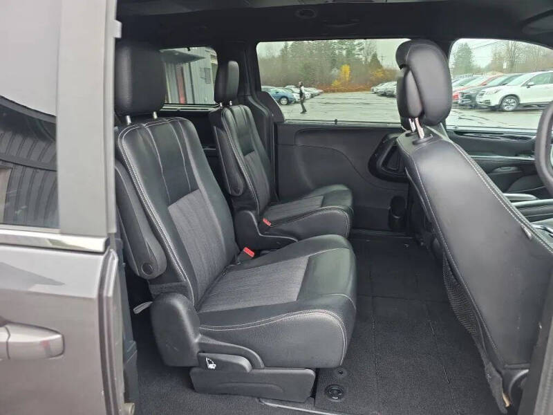 2016 Chrysler Town and Country S