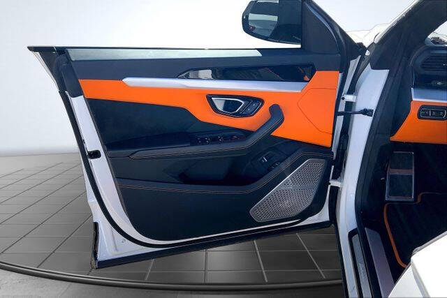 2023 Lamborghini Urus S