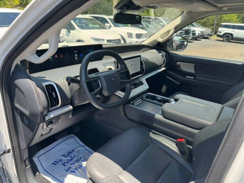 2025 Ford Expedition Active