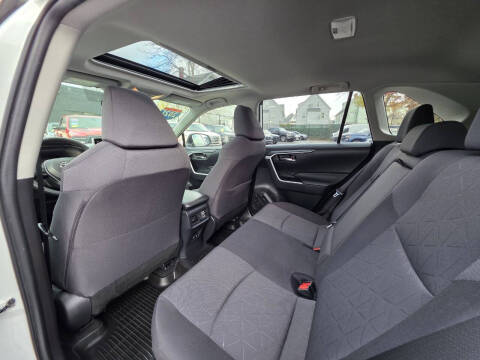 2021 Toyota RAV4 Hybrid XLE