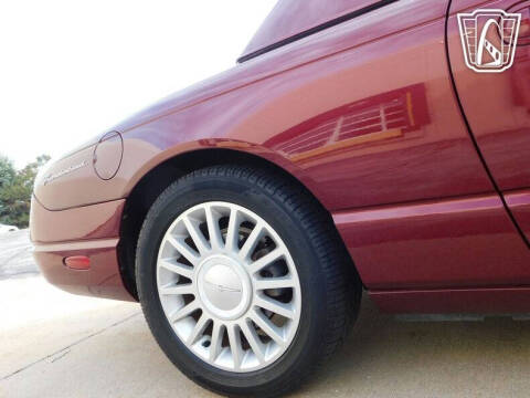 2004 Ford Thunderbird Deluxe