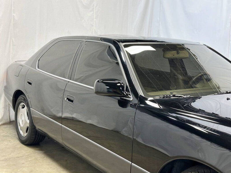 1999 Lexus LS 400