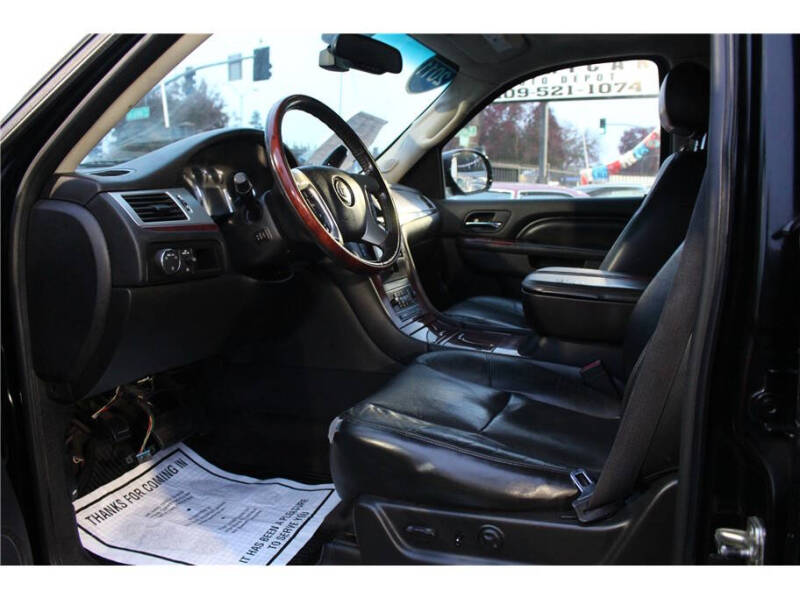 2011 Cadillac Escalade EXT Premium