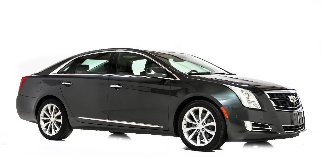 Gray 2017 Cadillac XTS Luxury Luxury 4dr Sedan 1