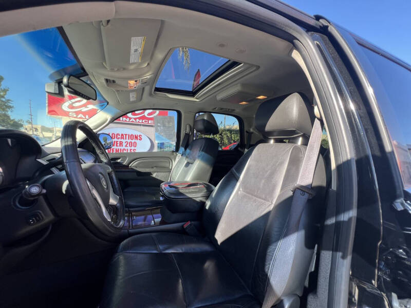 2012 Cadillac Escalade Premium