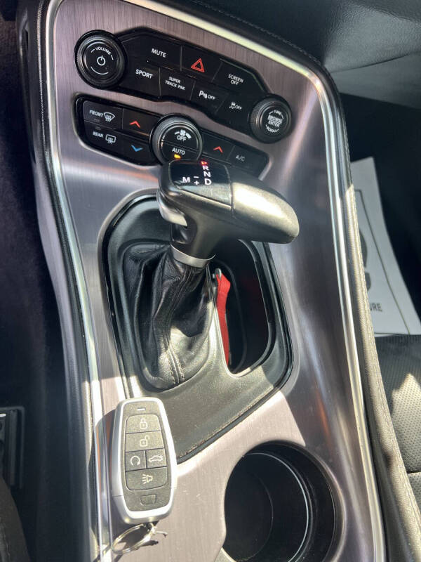 2017 Dodge Challenger R/T Plus Shaker