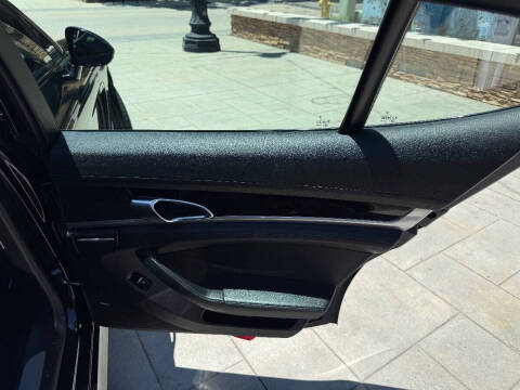 2016 Porsche Panamera Edition