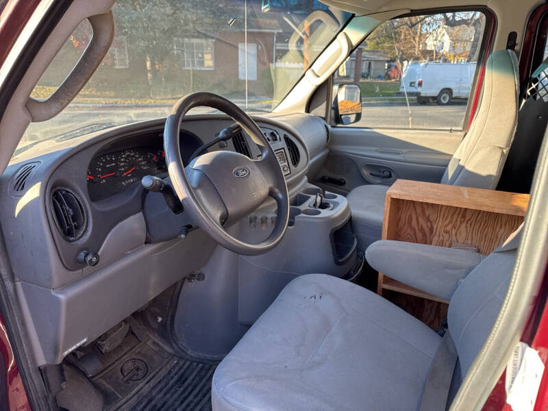 2005 Ford E-Series E-250