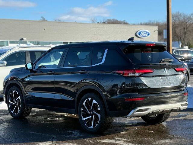 2023 Mitsubishi Outlander PHEV SE