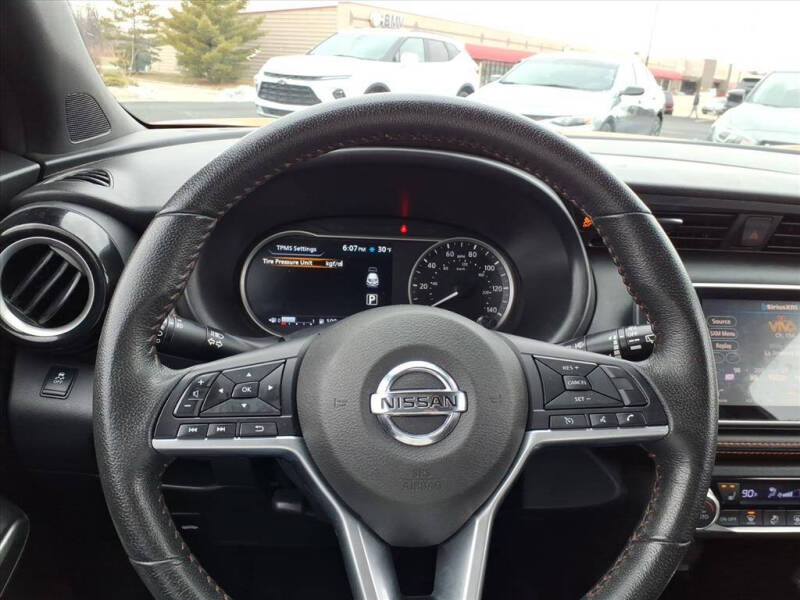 2019 Nissan Kicks SR