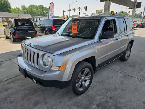 2016 Jeep Patriot for sale at SpringField Select Autos in Springfield IL