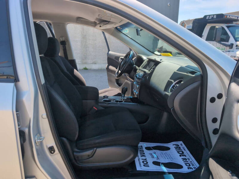 2014 Nissan Pathfinder SV