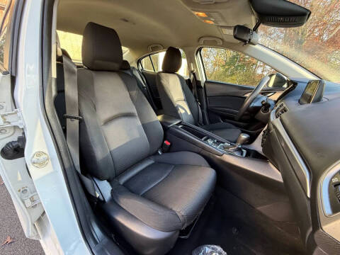 2018 Mazda MAZDA3 Sport